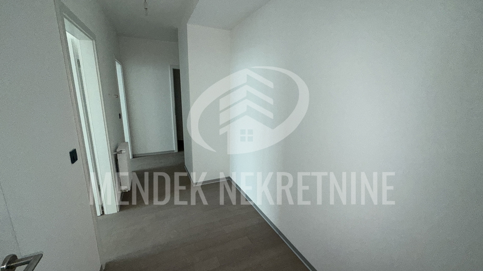 Apartment&comma; 107 m2&comma; For Sale&comma; Vara&zcaron;din - Centar