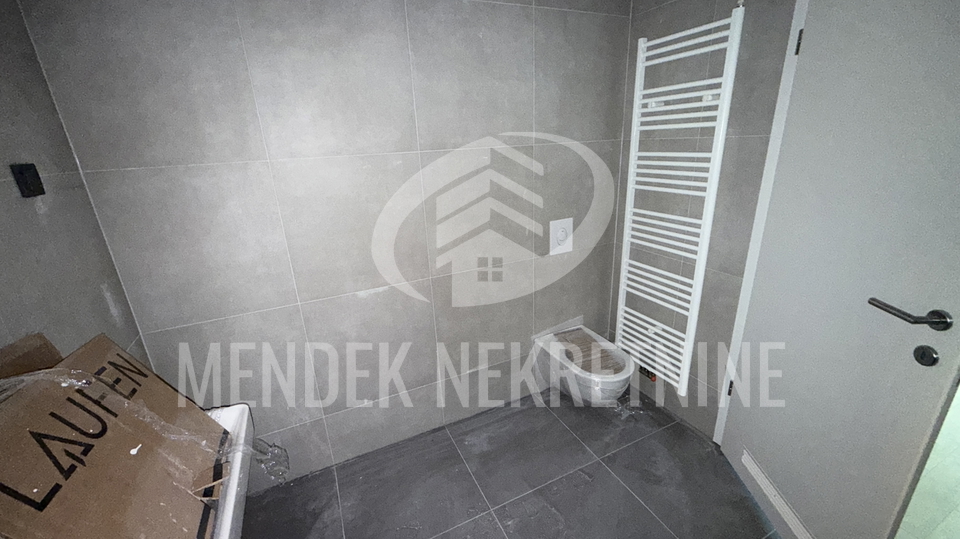 Appartamento&comma; 107 m2&comma; Vendita&comma; Vara&zcaron;din - Centar