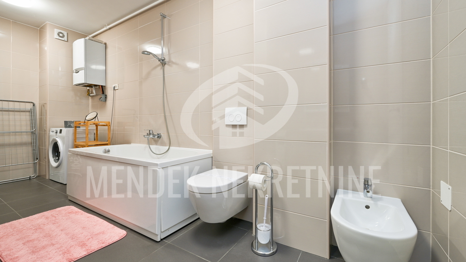 Moderan 2-sobni stan s lo&dstrok;om 60 m2&comma; Vara&zcaron;din&comma; prodaja