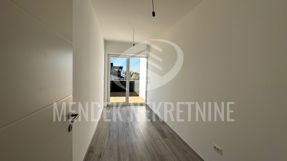 Moderna ku&cacute;a u nizu &lpar;SJ 01&rpar;&comma; Prelog