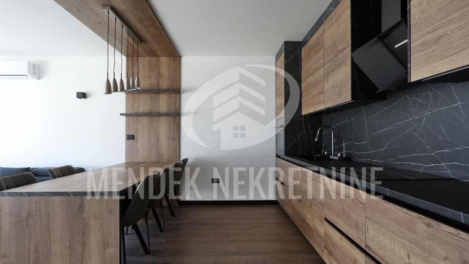 PRIVLAKA &ndash; nova namje&scaron;tena ku&cacute;a u nizu 114 m&sup2; s vrtom&comma; ODMAH USELJIVO