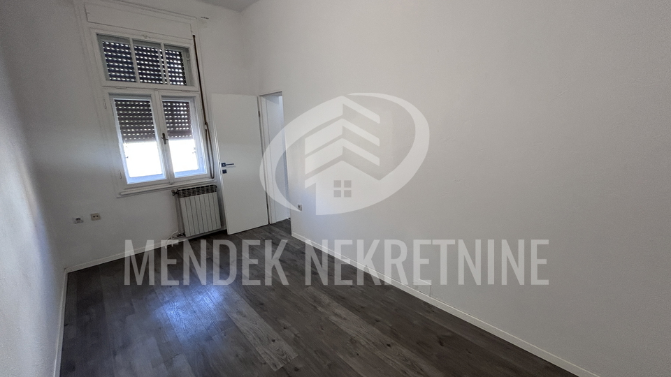 Commercial Property, 60 m2, For Rent, Varaždin - Centar