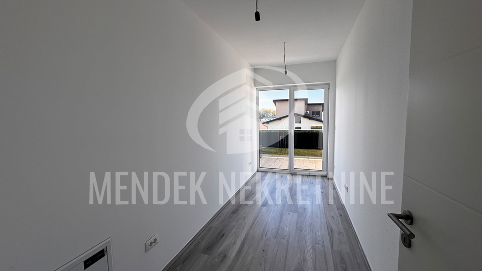 Moderna ku&cacute;a u nizu &lpar;SJ 01&rpar;&comma; Prelog