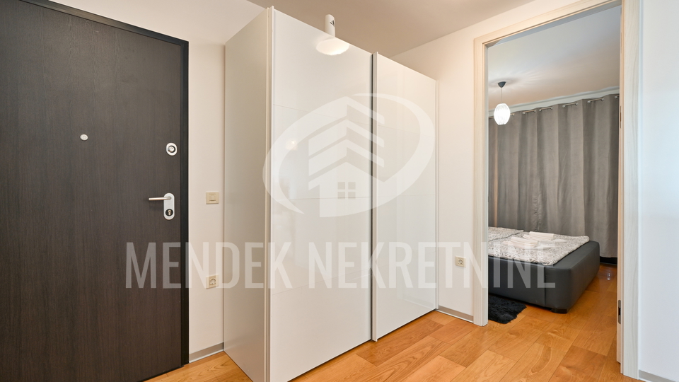 Moderan 2-sobni stan s lo&dstrok;om 60 m2&comma; Vara&zcaron;din&comma; prodaja