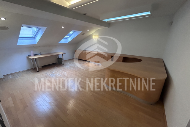Commercial Property, 190 m2, For Sale, Varaždin - Centar