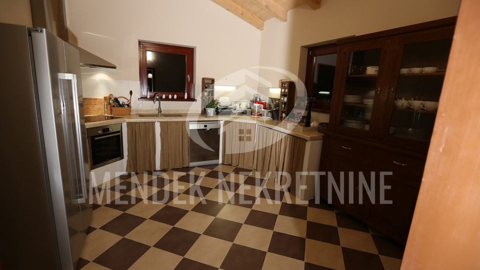 House, 400 m2, For Sale, Svetvinčenat - Juršići