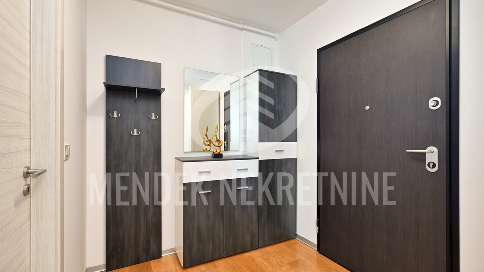 Moderan 2-sobni stan s lo&dstrok;om 60 m2&comma; Vara&zcaron;din&comma; prodaja