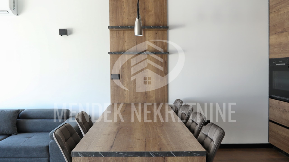 PRIVLAKA &ndash; nova namje&scaron;tena ku&cacute;a u nizu 114 m&sup2; s vrtom&comma; ODMAH USELJIVO