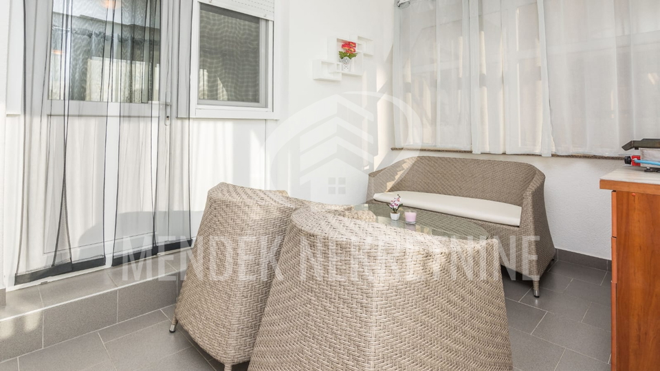 80 m od mora!! 3 apartmana, ukupno 112 m2, Vir, Prodaja