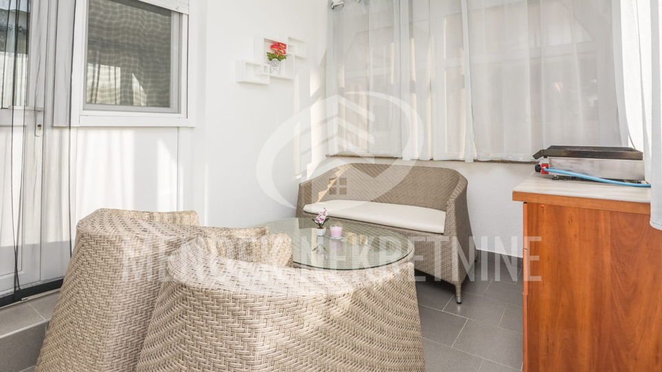 80 m od mora!! 3 apartmana, ukupno 112 m2, Vir, Prodaja