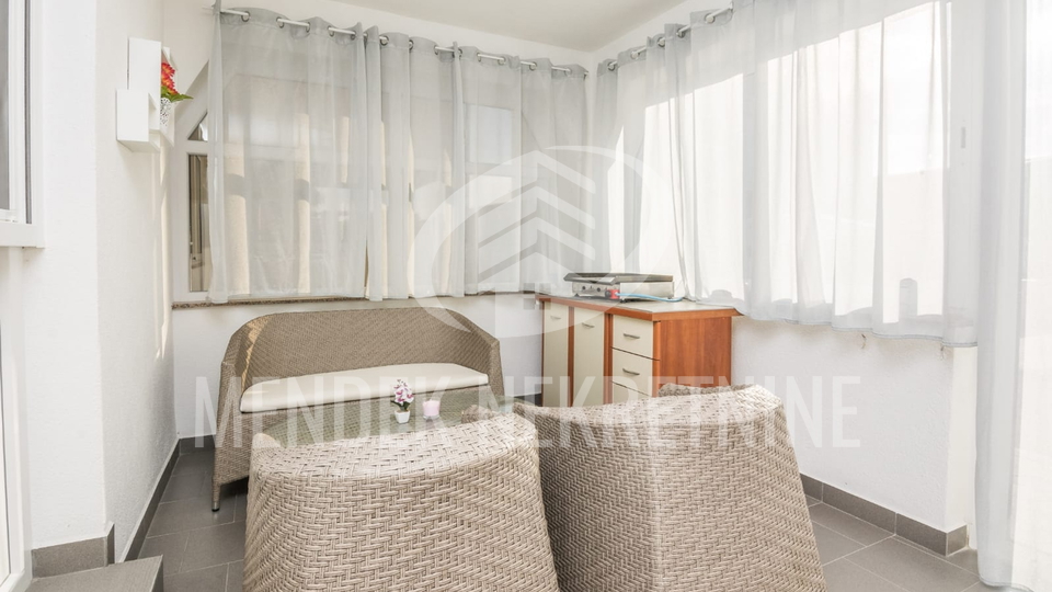 80 m od mora!! 3 apartmana, ukupno 112 m2, Vir, Prodaja