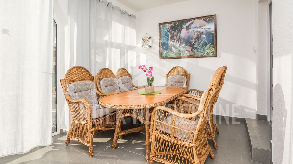 80 m od mora!! 3 apartmana, ukupno 112 m2, Vir, Prodaja