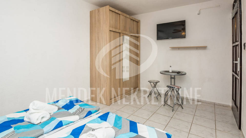 80 m od mora!! 3 apartmana, ukupno 112 m2, Vir, Prodaja