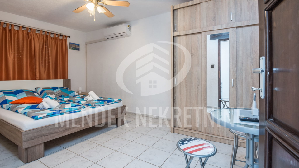 80 m od mora!! 3 apartmana, ukupno 112 m2, Vir, Prodaja