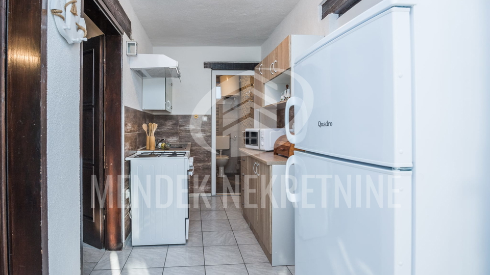 80 m od mora!! 3 apartmana, ukupno 112 m2, Vir, Prodaja