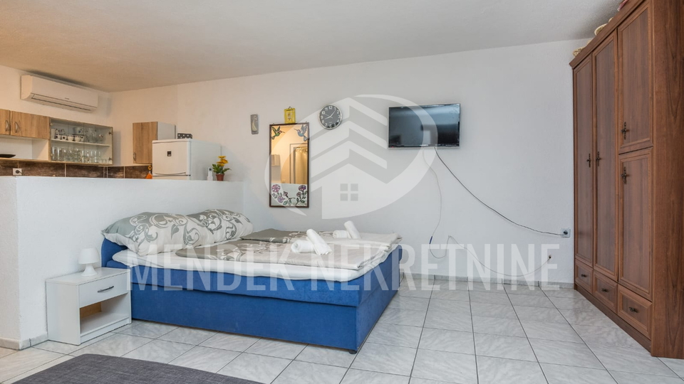 80 m od mora!! 3 apartmana, ukupno 112 m2, Vir, Prodaja