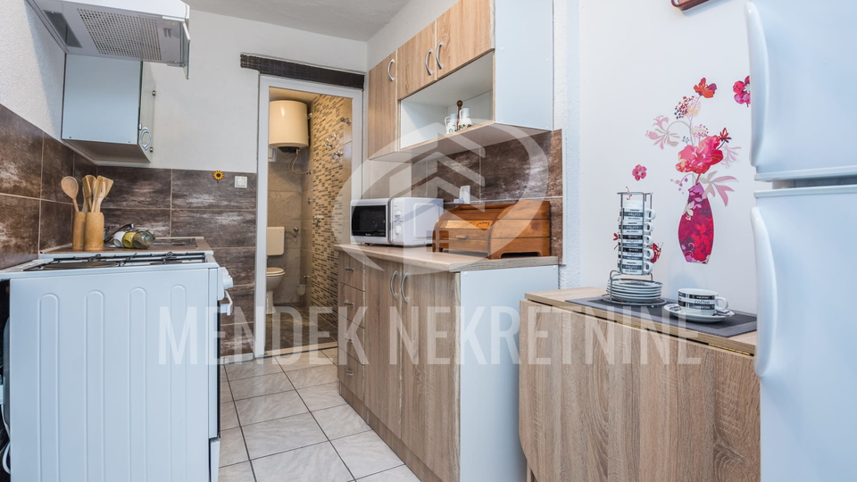 80 m od mora!! 3 apartmana, ukupno 112 m2, Vir, Prodaja