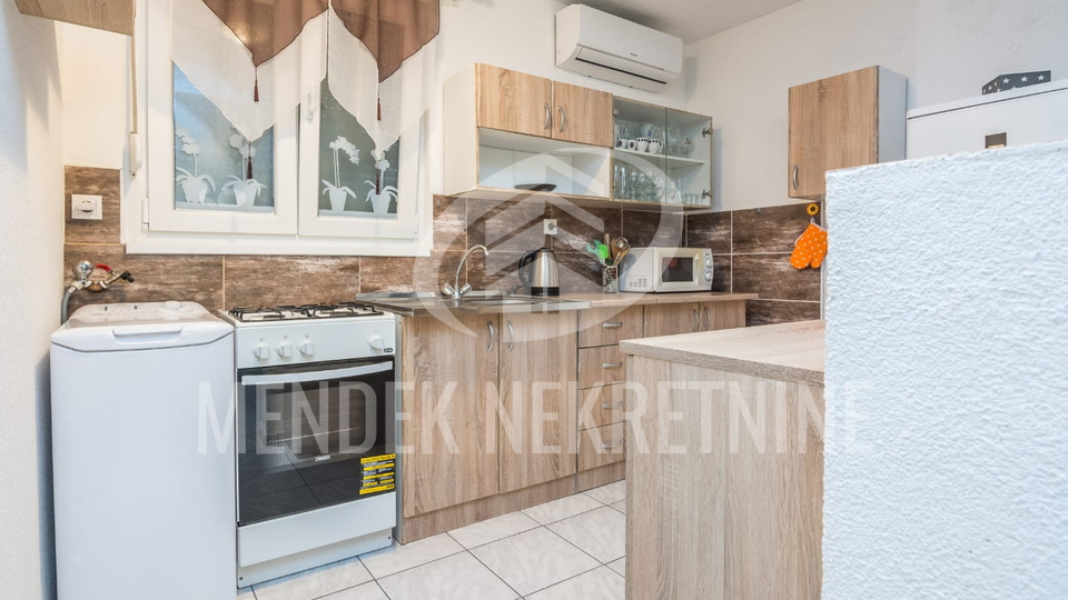 80 m od mora!! 3 apartmana, ukupno 112 m2, Vir, Prodaja