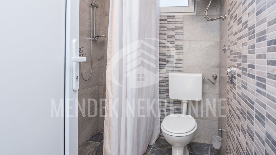 80 m od mora!! 3 apartmana, ukupno 112 m2, Vir, Prodaja