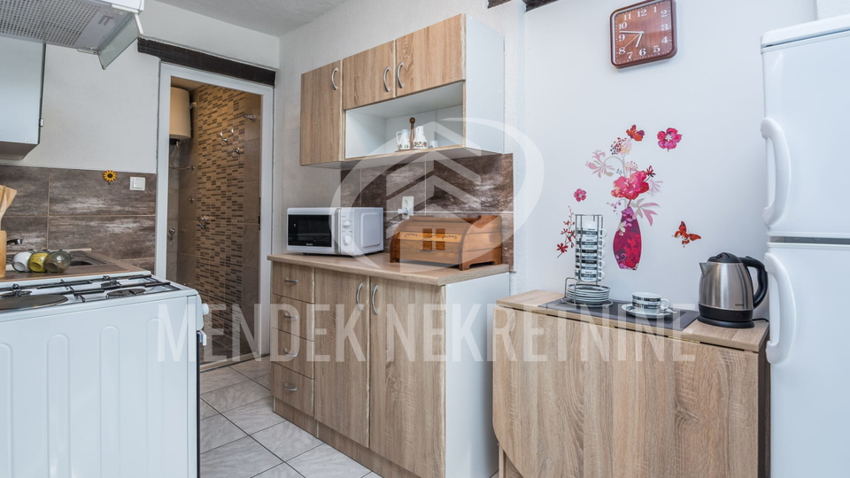 80 m od mora!! 3 apartmana, ukupno 112 m2, Vir, Prodaja