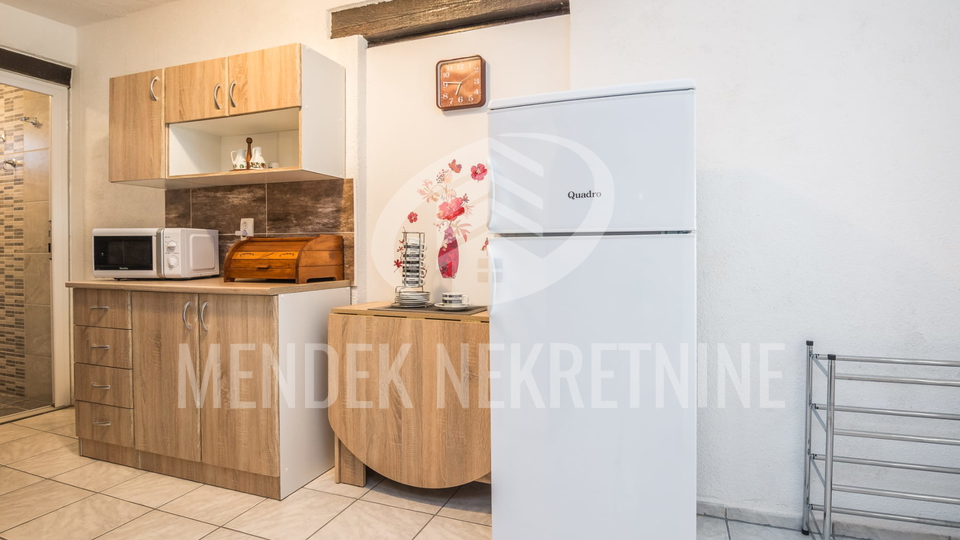 80 m od mora!! 3 apartmana, ukupno 112 m2, Vir, Prodaja