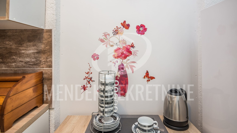 80 m od mora!! 3 apartmana, ukupno 112 m2, Vir, Prodaja