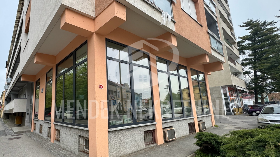 Iznajmljuje se atraktivan poslovni prostor u centru Vara&zcaron;dina &ndash; 122 m&sup2;