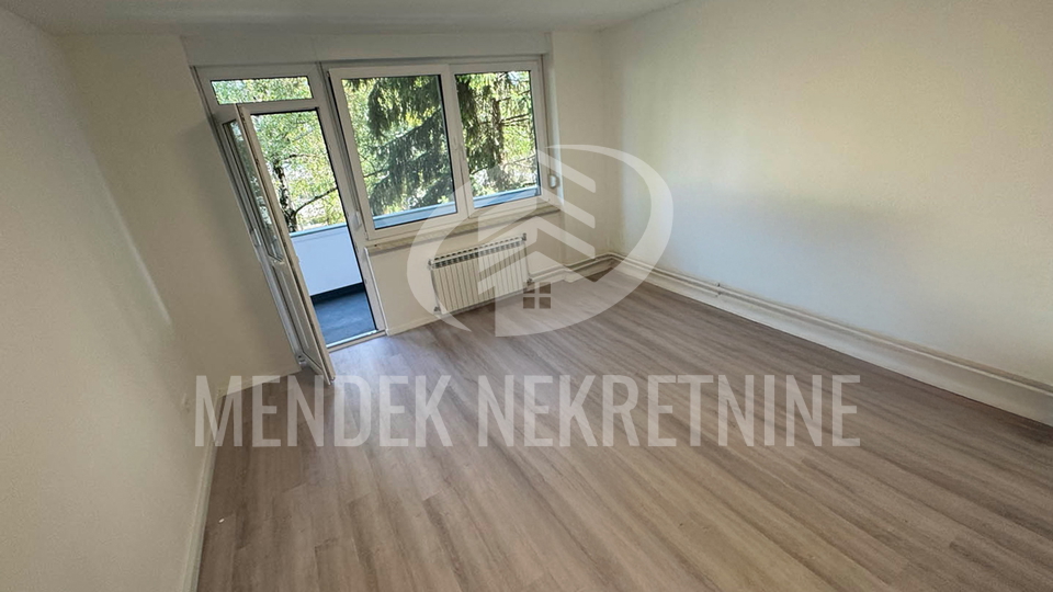 Poslovni prostor za najam &vert; 72&comma;50 m&sup2; &plus; gara&zcaron;a &plus; skladi&scaron;te