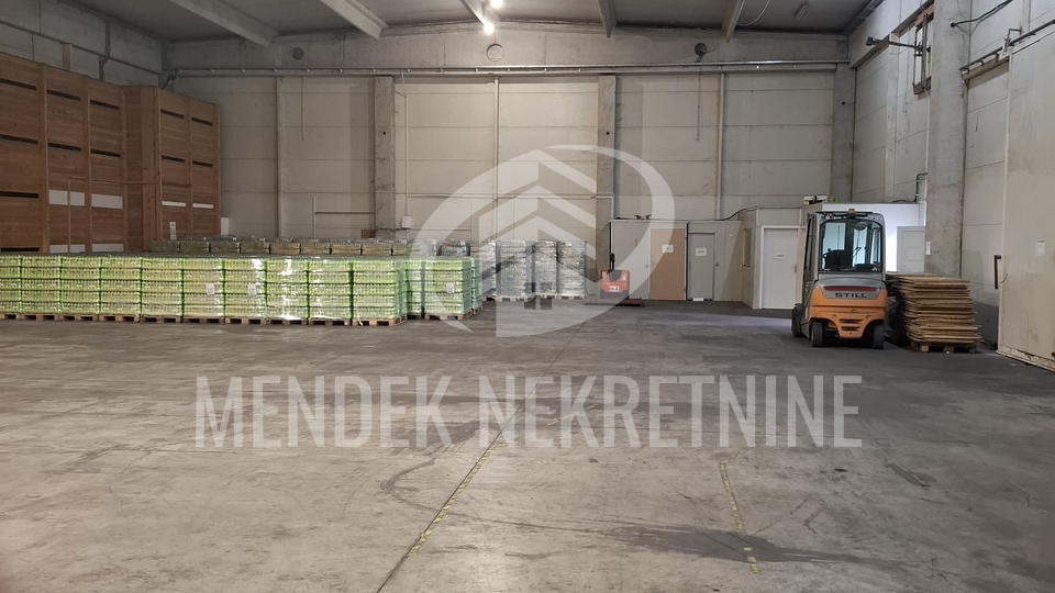 Commercial Property&comma; 600 m2&comma; For Rent&comma; Vara&zcaron;din - Texas