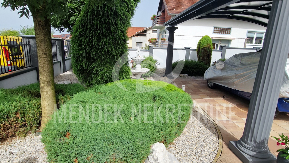 House, 332 m2, For Sale, Hrašćica