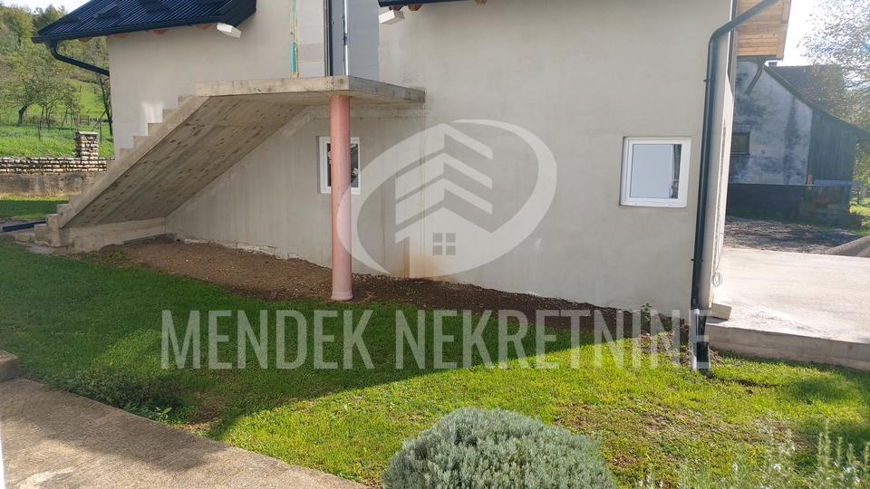 House&comma; 170 m2&comma; For Sale&comma; Plitvi&ccaron;ka Jezera - Li&ccaron;ko Petrovo Selo