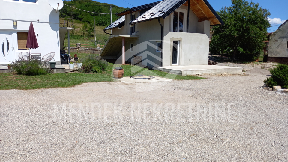 House&comma; 170 m2&comma; For Sale&comma; Plitvi&ccaron;ka Jezera - Li&ccaron;ko Petrovo Selo