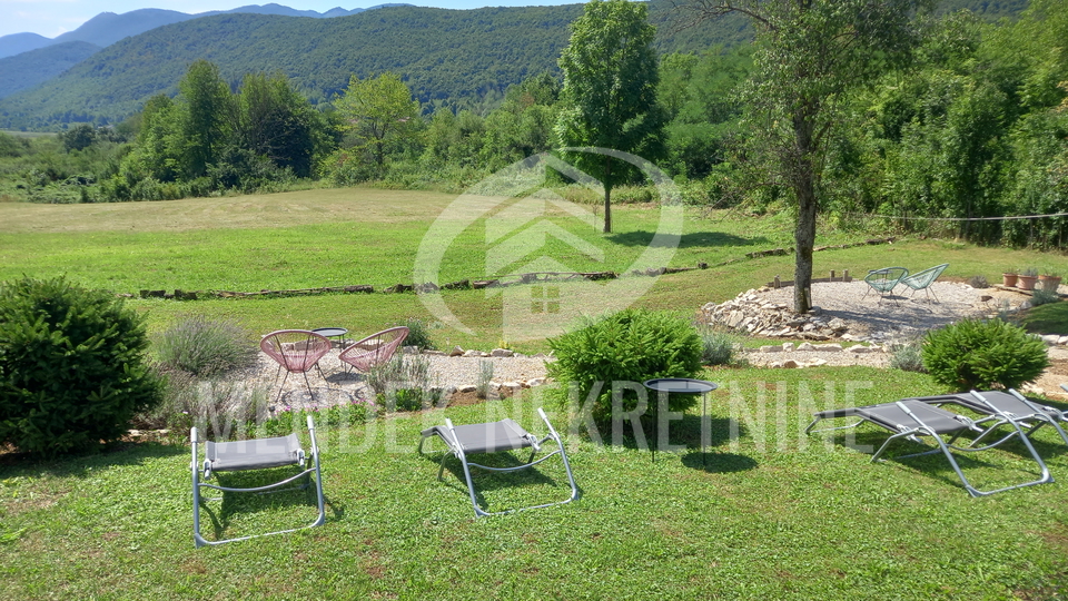 Hi&scaron;a&comma; 270 m2&comma; Prodaja&comma; Plitvi&ccaron;ka Jezera - Li&ccaron;ko Petrovo Selo