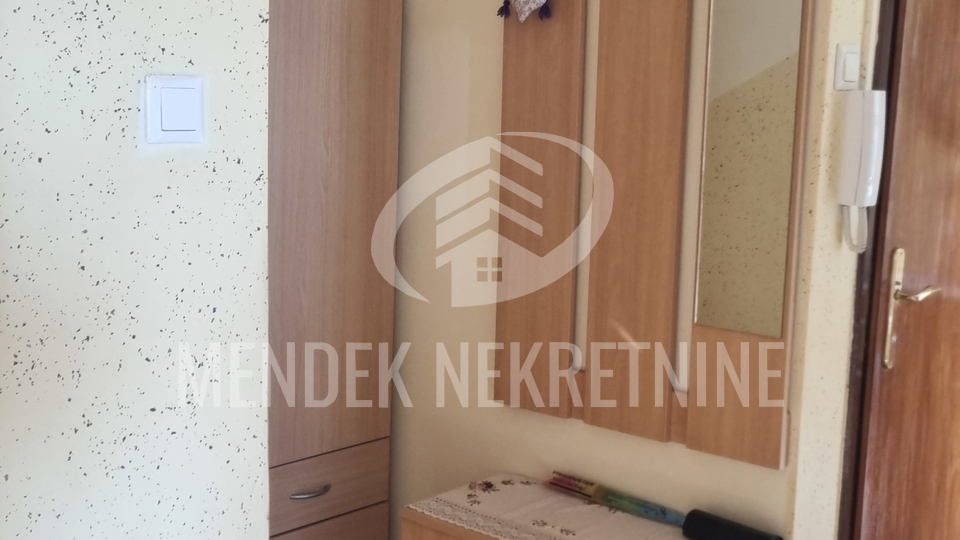 Apartment&comma; 36 m2&comma; For Sale&comma; Vara&zcaron;din - Centar
