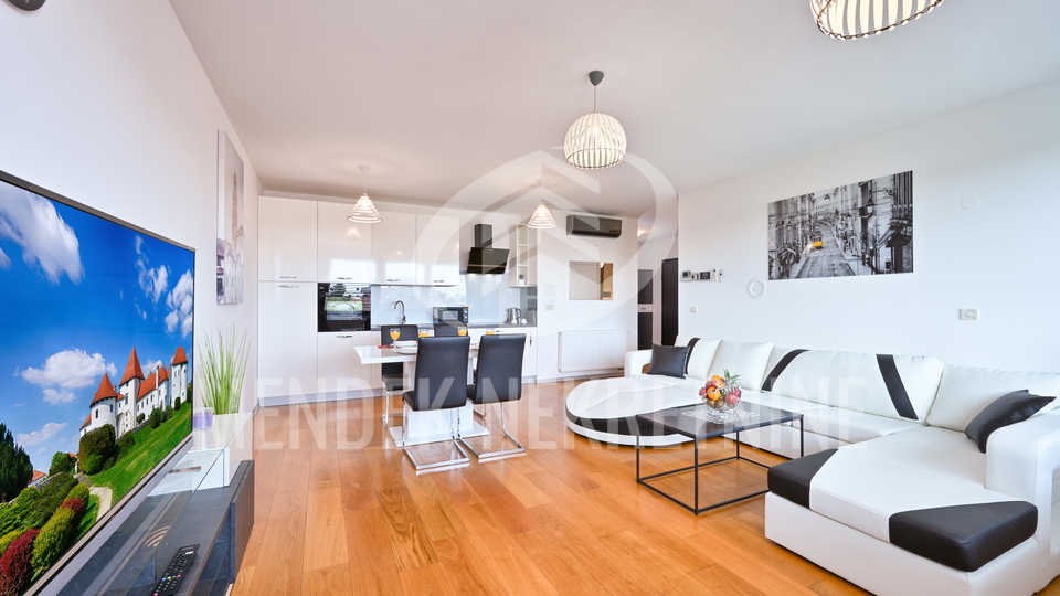 Moderan 2-sobni stan s lo&dstrok;om 60 m2&comma; Vara&zcaron;din&comma; prodaja