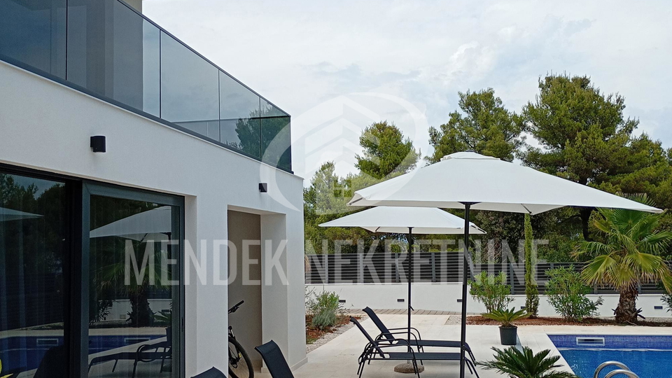 House&comma; 237 m2&comma; For Sale&comma; &Scaron;olta - Roga&ccaron;