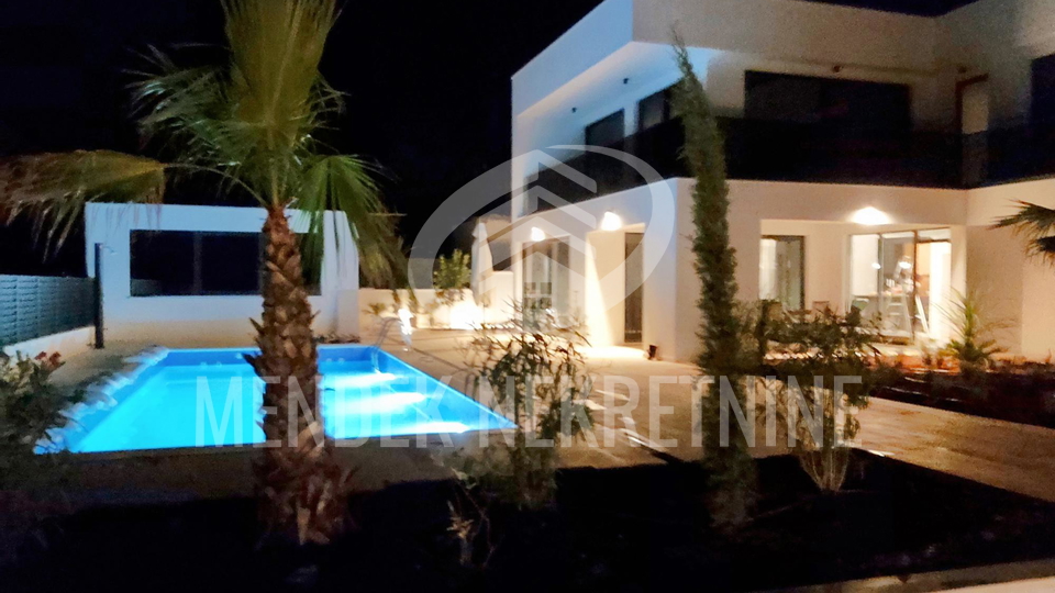 House&comma; 237 m2&comma; For Sale&comma; &Scaron;olta - Roga&ccaron;