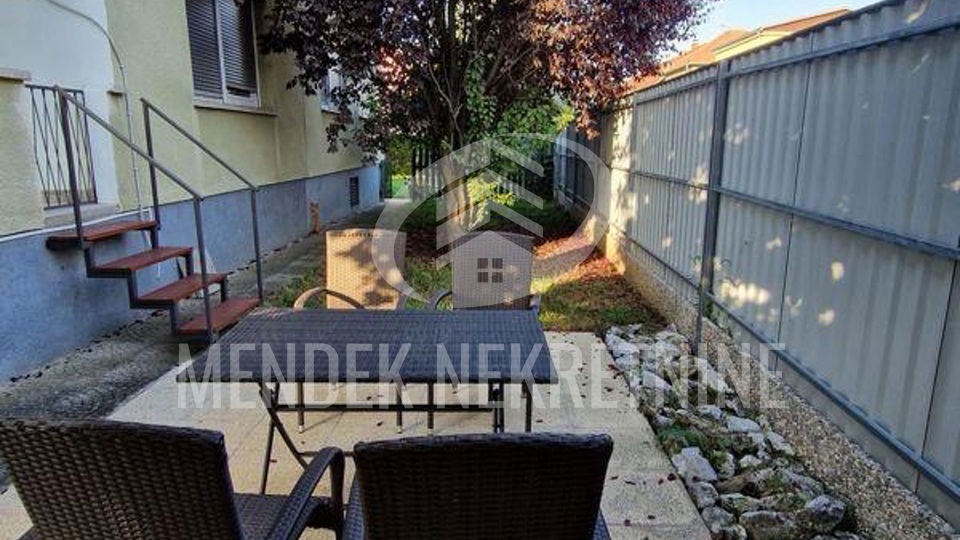 House&comma; 135 m2&comma; For Sale&comma; Vara&zcaron;din - Centar