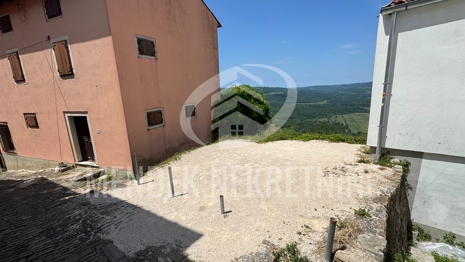 Zemlji&scaron;&ccaron;e&comma; 112 m2&comma; Prodaja&comma; Motovun
