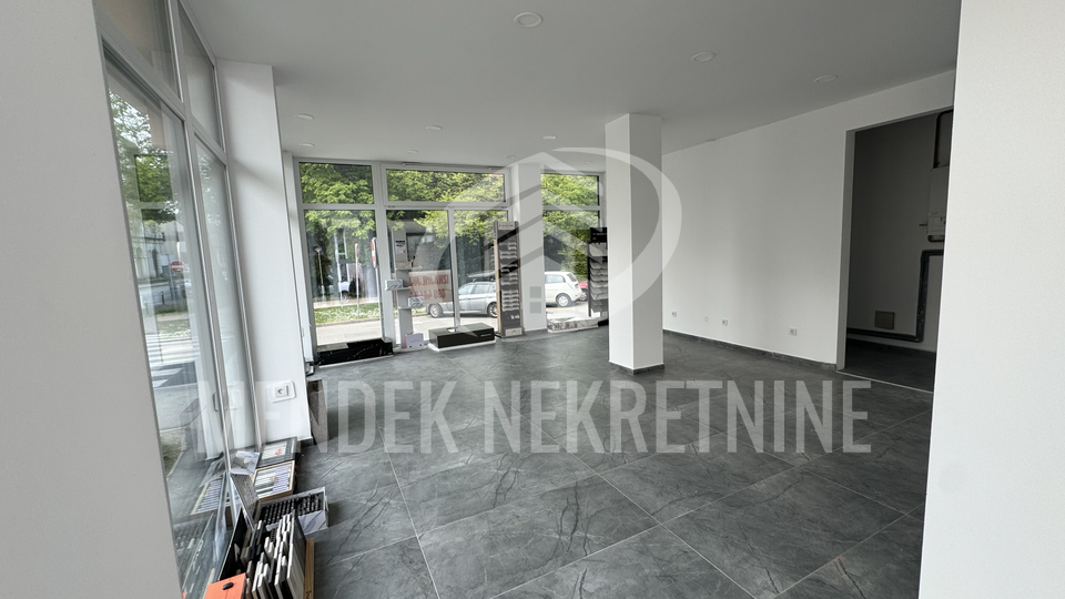 Iznajmljuje se atraktivan poslovni prostor u centru Vara&zcaron;dina &ndash; 122 m&sup2;