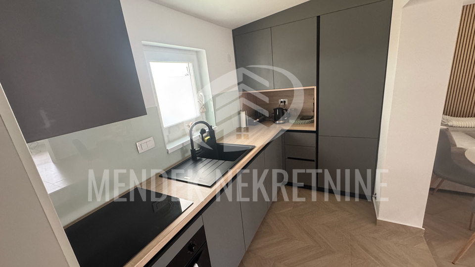 Commercial Property&comma; 70 m2&comma; For Rent&comma; Vara&zcaron;din - Centar