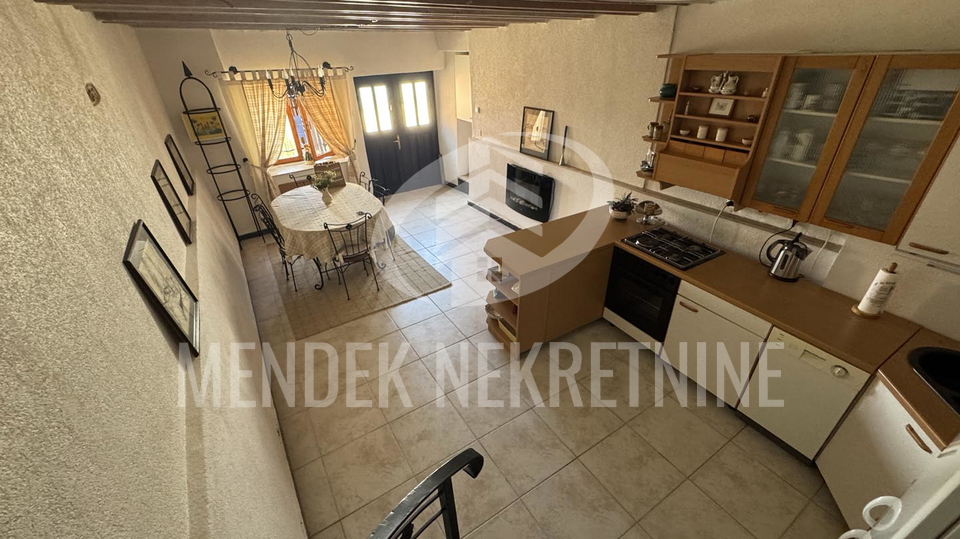 Jedinstvena i rijetka nekretnina u srcu Motovuna &ndash; kamena ku&cacute;a 114 m&sup2; na 3 eta&zcaron;e