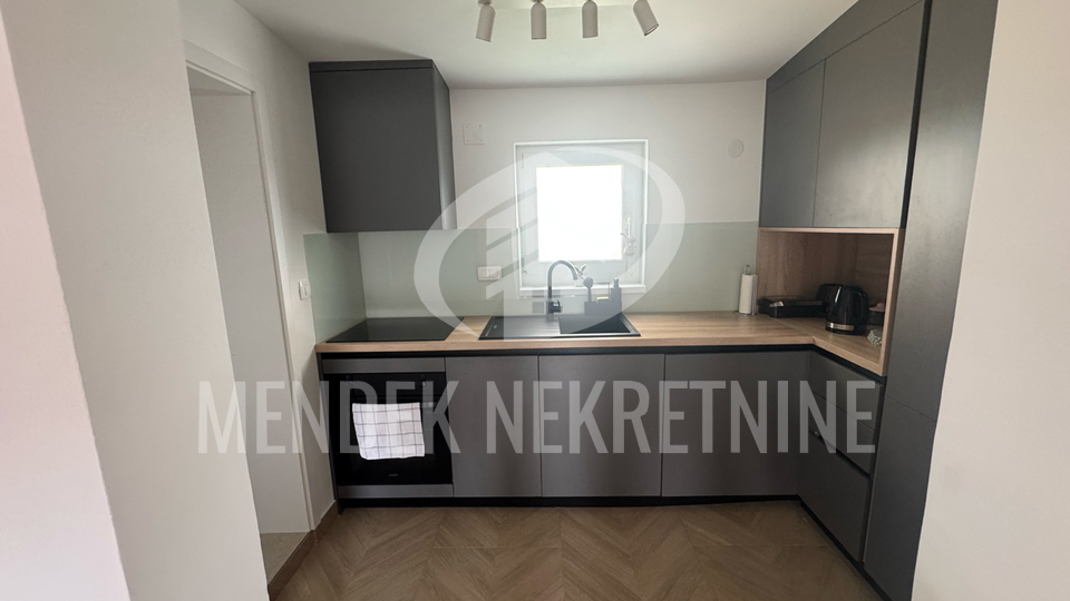 Commercial Property&comma; 70 m2&comma; For Rent&comma; Vara&zcaron;din - Centar