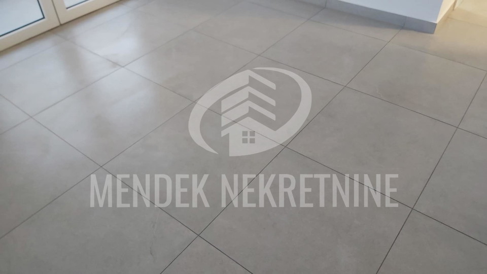 200 m od mora! Apartman u prizemlju 24 m2, parking, Stara Novalja