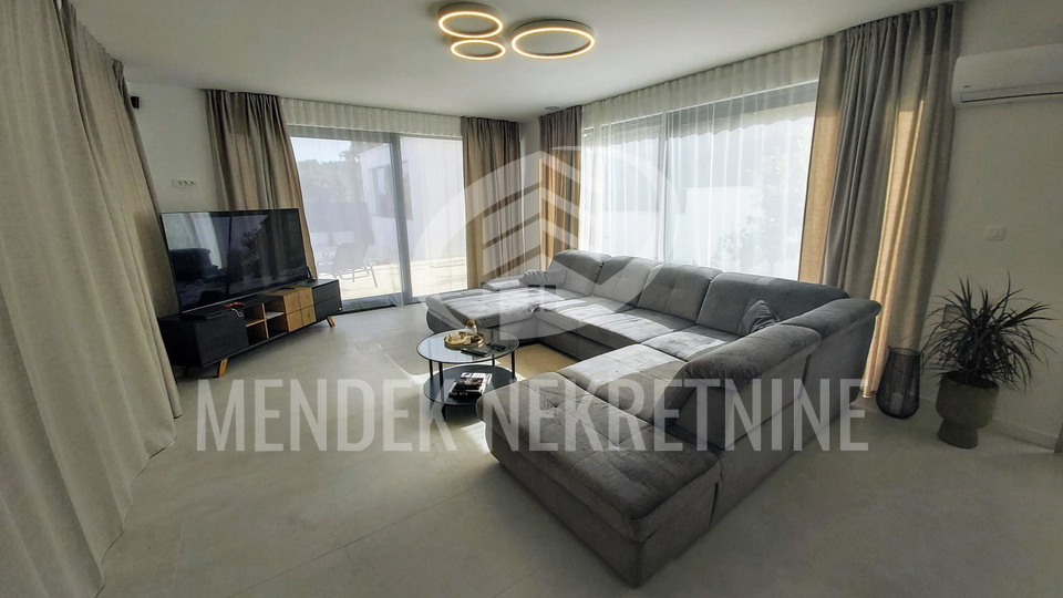 House&comma; 237 m2&comma; For Sale&comma; &Scaron;olta - Roga&ccaron;