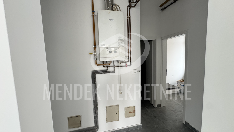 Iznajmljuje se atraktivan poslovni prostor u centru Vara&zcaron;dina &ndash; 122 m&sup2;