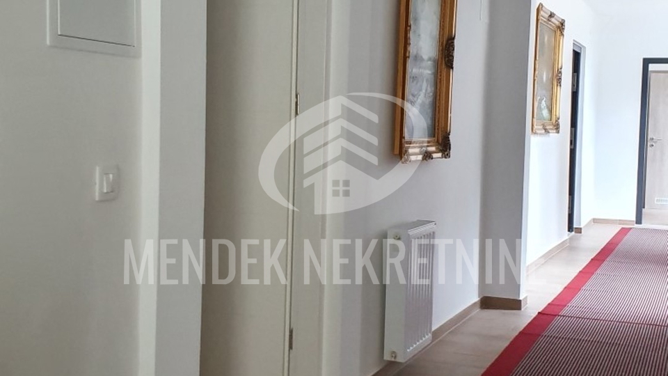 ETA&Zcaron;A 300 m2&comma;  3 ZASEBNA STANA &comma; STROGI CENTAR VARA&Zcaron;DINA&comma; U DUGORO&Ccaron;NOM NAJMU