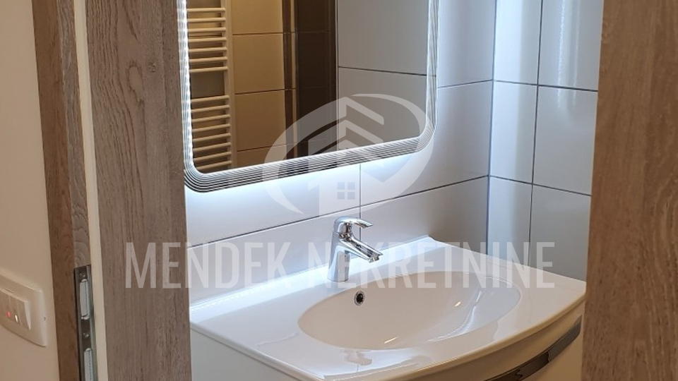 ETA&Zcaron;A 300 m2&comma;  3 ZASEBNA STANA &comma; STROGI CENTAR VARA&Zcaron;DINA&comma; U DUGORO&Ccaron;NOM NAJMU