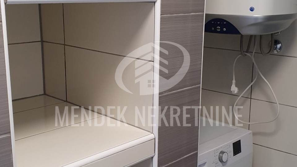 ETA&Zcaron;A 300 m2&comma;  3 ZASEBNA STANA &comma; STROGI CENTAR VARA&Zcaron;DINA&comma; U DUGORO&Ccaron;NOM NAJMU