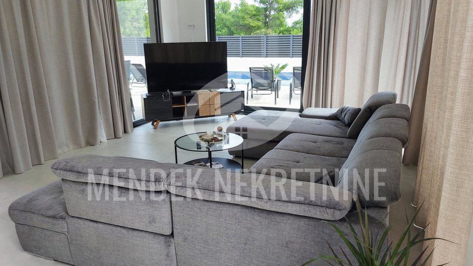 House&comma; 237 m2&comma; For Sale&comma; &Scaron;olta - Roga&ccaron;